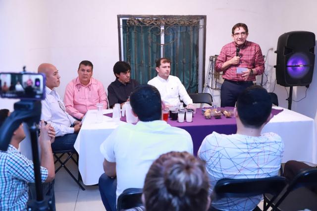 Vecinos de la colonia LÃ¡zaro CÃ¡rdenas invitan a un encuentro a HÃ©ctor Melesio CuÃ©n Ojeda.