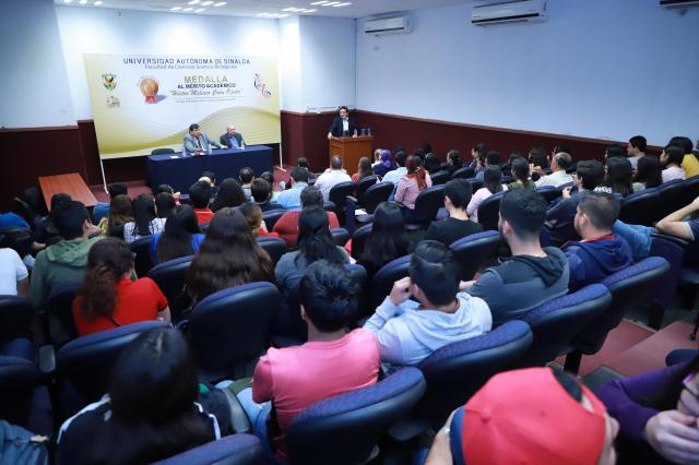 El H. Consejo TÃ©cnico de la Facultad de Ciencias QuÃ­mico BiolÃ³gicas instituye la Medalla al MÃ©ri