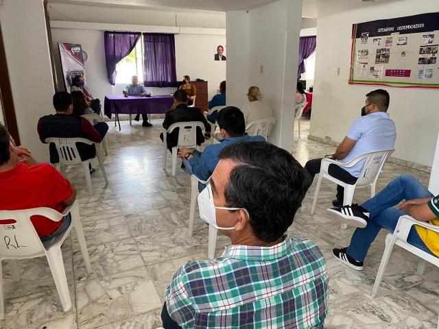 Se reÃºne HÃ©ctor Melesio CuÃ©n Ojeda con integrantes del CDM en Ahome