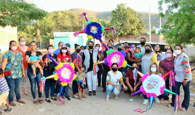 El PAS se prepara para el festejo del Día del Niño con los talleres de piñatas.