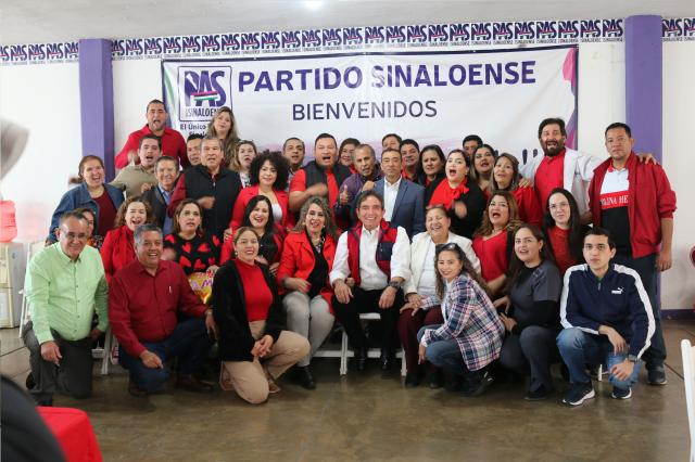 En el PAS se enlaza la amistad este 14 de febrero y festejan con un ameno convivio.