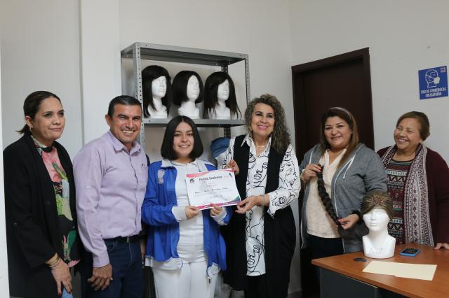 Aylin dona su cabello para que el PAS confeccione pelucas oncológicas 