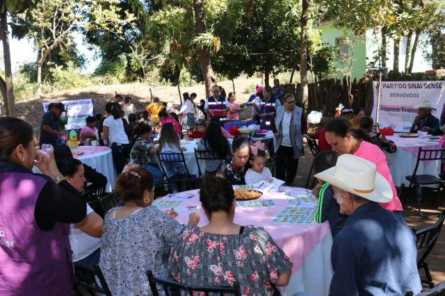 A través de sus programas sociales, realiza el PAS brigada de salud y bienestar social. MC Angélica 