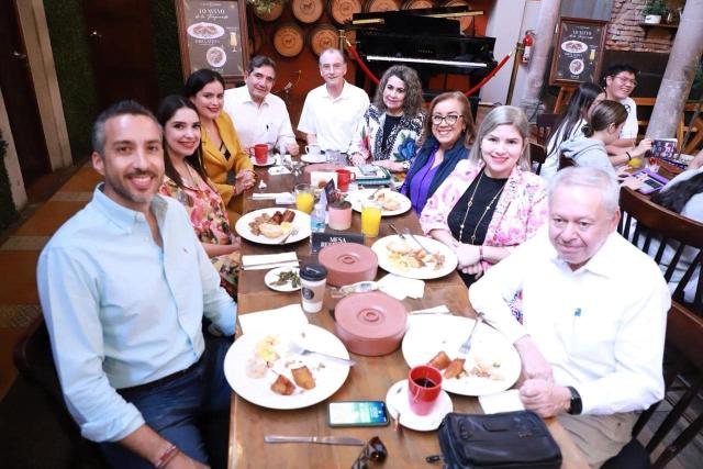 Con el objetivo de revisar la agenda parlamentaria de los integrantes del Grupo Parlamentariodel PAS