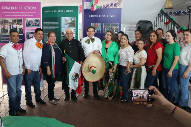 El PAS celebra el 213 Aniversario de Independencia de México con una gran fiesta mexicana.