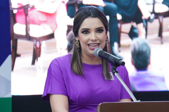 Basta de imposiciones y de hacer menos a las mujeres en el Congreso del Estado Elizabeth Chia
