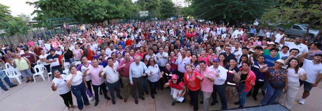 Cuén toma protesta a más de 1500 personas en Guasave